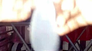 je prepare mon penis avec un glaçon pour defoncer cette chatte