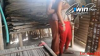 मैन, विलेज वाइफ बांग्लादेशी स्टाइल में आउटडोर सेक्स कर रही है, रियल रॉ वीडियो लोकलसेक्स31 द्वारा!