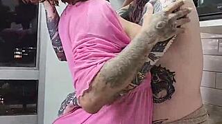 cheguei do trabalho e fiz o safado me comer pela casa toda