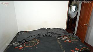 교활한 의붓여동생이 내 탄탈리 섹스돌과 몰래 바꾸다, 믿기지 않아! 😲