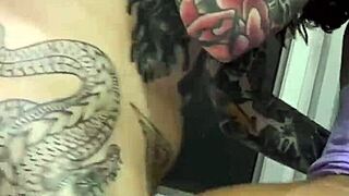 cheguei do trabalho e fiz o safado me comer pela casa toda