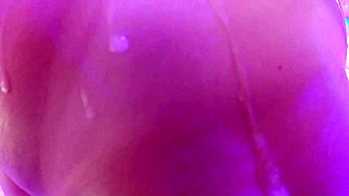 Японская падчерица скачет жестко в нецензурированной догги позе