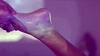 Luca Borromeo masaje sensual erótico con su culo grande