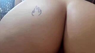 Sentada e rebolando na pica do casal apaixonado