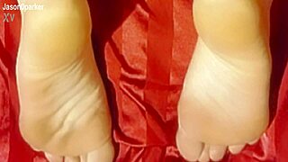 Sexy feet fetish in casual narrative