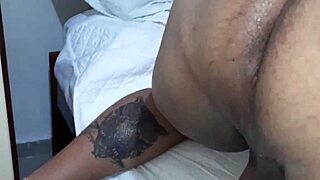 casal numa pega��o gostosa com assfucking anal