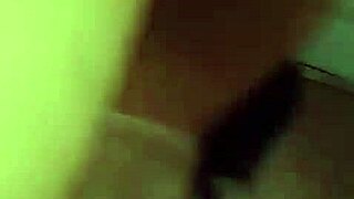 She Knows How To Scream Rich