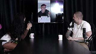 Beautiful Girl Shows Tits And Pussy!