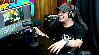 Psy Lunar's first anal with plug turns hot with kiss