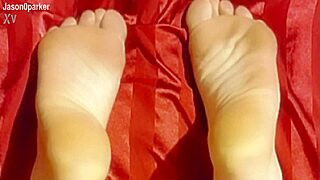 Sexy feet fetish in casual narrative