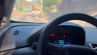 Mamai o cara do Uber no volante! Que loucura com tits e assfucking!