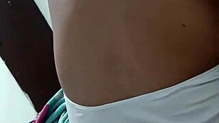 Me masturbo mientras mi mujer se hace las uñas en sexy amateurs couple action 🇧🇷🇺🇸🇬🇧🇨🇴