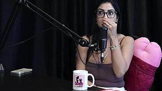 Morena Safada Reveals Breasts And Pussy After Dirty Talk, Men Arrive For Group Fun - Renatinha Melo