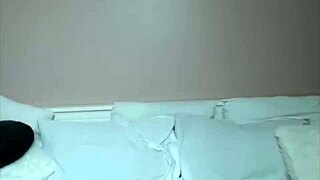 마르티나 스메랄디 지미 버드랑 격렬 섹스 중 계속 분수