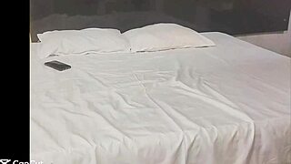 Sorprendida Hurtando Recibe Polla De Castigo