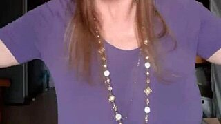 쿠거 그랜니가 섹시 댄스 무브 컴필레이션으로 유혹해