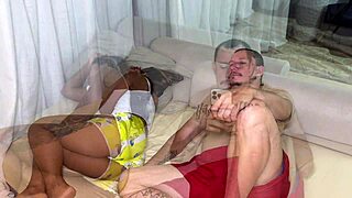 Spiser ut kona mi og venninnen hennes!