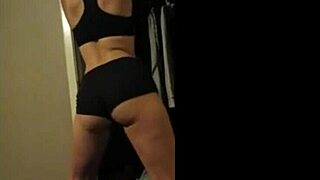 White girl shaking fit booty twerk