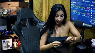 Ruan checks if Renatinha Mello is without panties in this episode