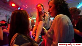 detailed cum tribute to sexy indian aunty