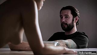 だからお前の彼女をフィストファックするか、それとも俺の男たちが引き継ぐか？