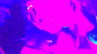 Ella shemale mami ima nekaj za ti reči