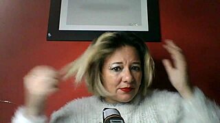 Lola chats about little things