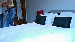 fodendo a madrasta gostosa in a steamy late-night encounter