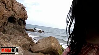 Skinny french babe fucked in ass and pussy at the beach?