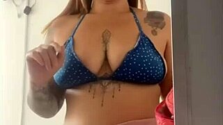 dei muito a buceta a noite e acordei desse jeito