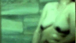 Llego A Casa Y Espio A Mi Cuñada Que Se Depila Antes De Bañarse Se Excita Y Se Masturba