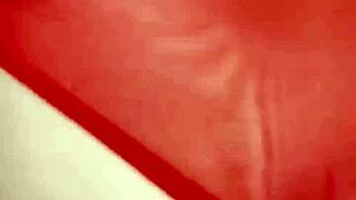 AMOOSINAS CUMS ON WHITE ASS IN AIRPORT WC عموسینا میپاچه رو کون سفیده دختره