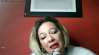 Lola chats about little things