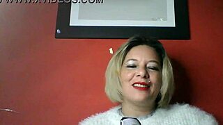 Lola chats about little things