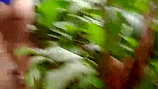 Deixei O Amigo Dele Chupar Meus Peitos No Meio Do Mato - Damn!