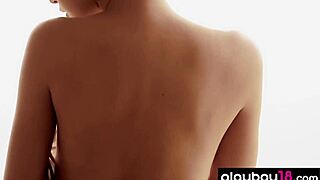 Doskonała Brunetka Nastolatka 18+ Ariel, Możesz Się Rozbierać Tak Seksownie dla Mnie?