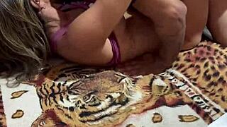 casada devota do negão na cama