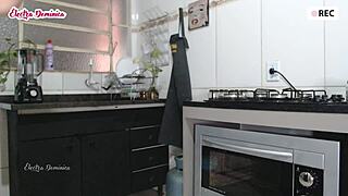 Contratei Essa Empregada e Ela Ficou Pelada pra Limpar! Que Safada!