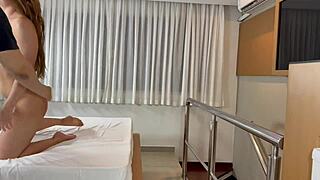 Готова ли эта новичок-модель к кастингу? Такая секси!