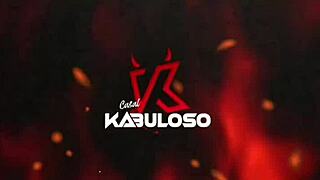 Ujeli vročo Latino v tuš kabini, draži z naravnimi joški in mokro pičko