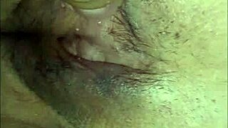 Hvor hot er min kone i lingeri med cum dryppende indeni?