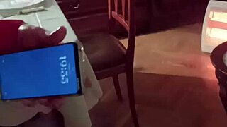 coger con mi suegra mientras mi novia trabaja y terminar dentro. dripping cum on that sexy ass! 😏