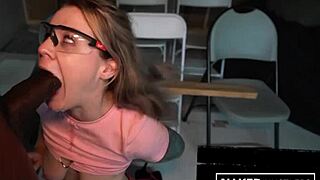 Blondie crams her pie with a teacher's big meat stick