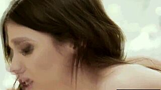 แย่เลย ฉันชอบแฟลชหน้าอกให้เพื่อนบ้านดู!