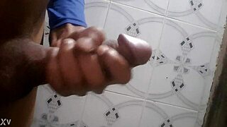 i'm partyin with joslyn james kissin her sexy body