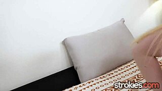 Gigi sweets gives handjob