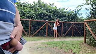 Čoveče, uhvatila me neverovatna crvenokosa dok sam drkao na javnoj ulici