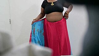 Government guy caught banging cheating Indian housewife