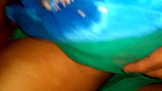 Aunty Gives Nice Handjob to Boyfriend's Cock in Homemade Clip.