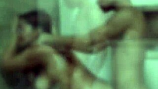 Casal Faz Sexo Apaixonado No Banheiro Com Leiteada Na Boca